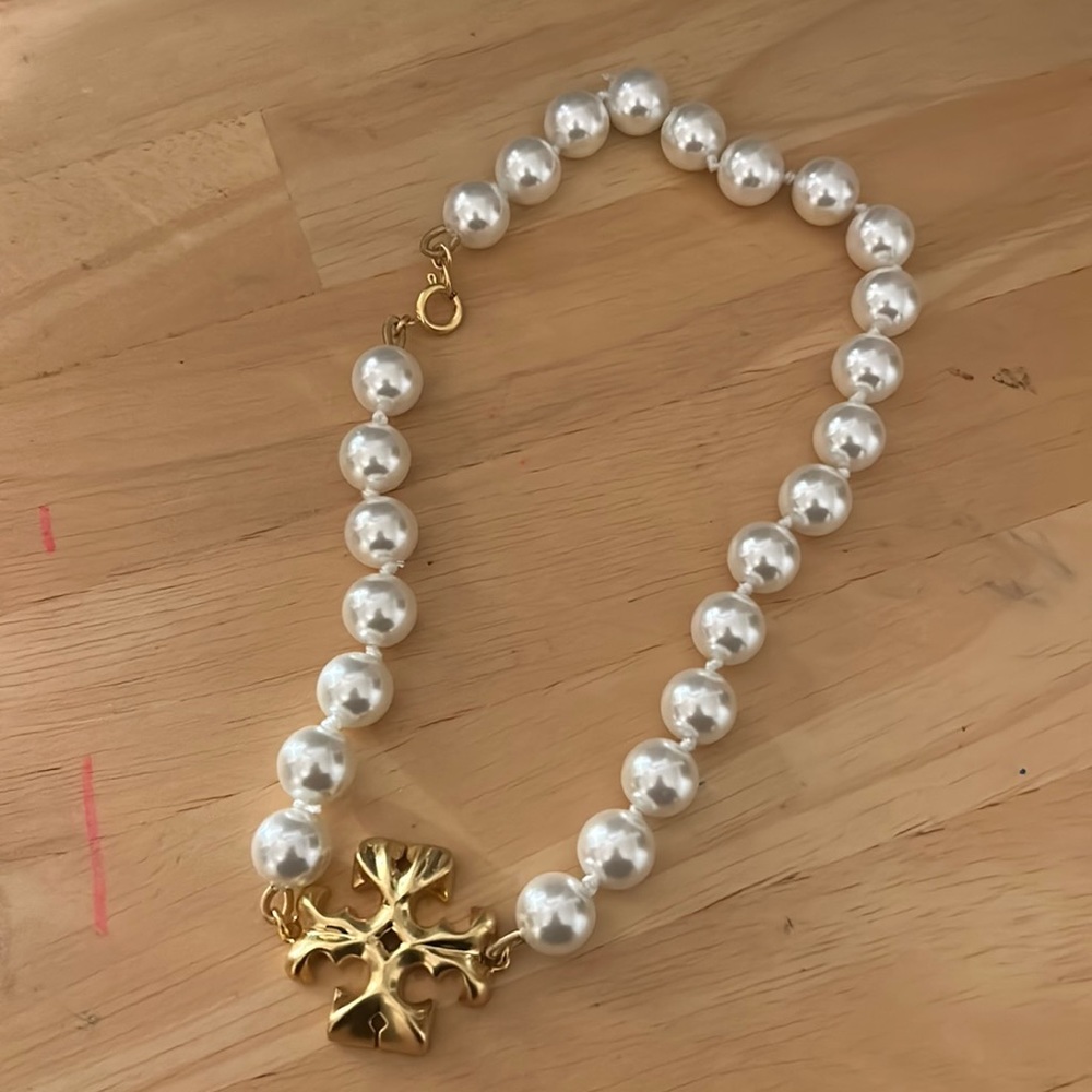 Tory Burch chocker